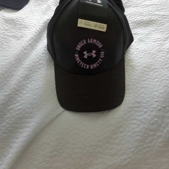 Under Armour  Snapback Hat Black Purple Adjustable 1996 - Picture 1 of 1